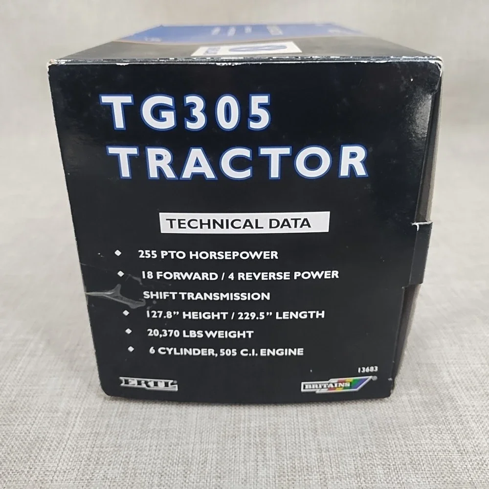 1:32 Scale Ertl Diecast Britains New Holland TG305 Blue Tractor New in Box